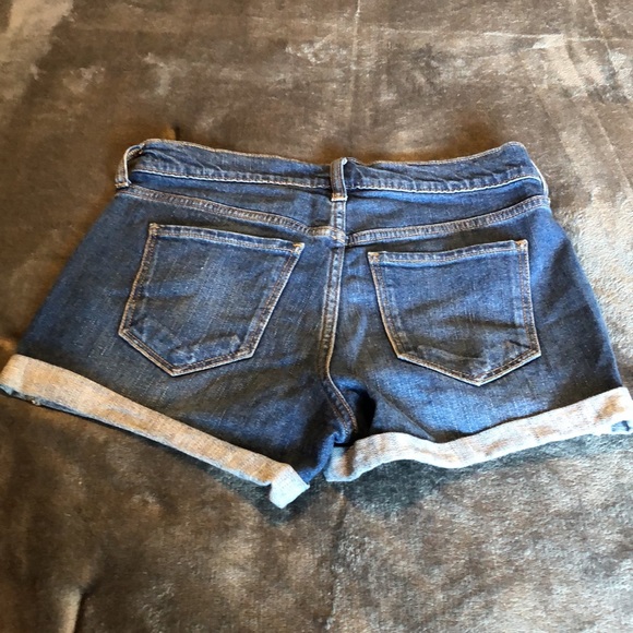 Women’s size 0 Old Navy boyfriend blue jean shorts - Picture 9 of 10